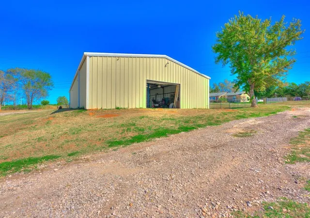 Photo 3 of Single family home for sale at 3412 S Division St, Guthrie, OK 73044 | MLS# 1251919 | Listing updated on 2026-10-09
