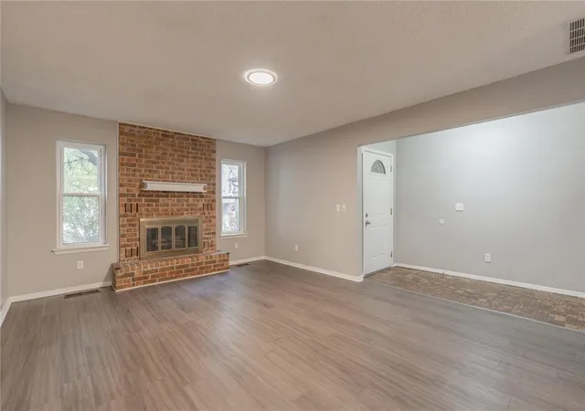 Photo 4 of Single family home for sale at 10445 Dover Dr, Yukon, OK 73099 | MLS# 1251922 | Listing updated on 2026-10-06