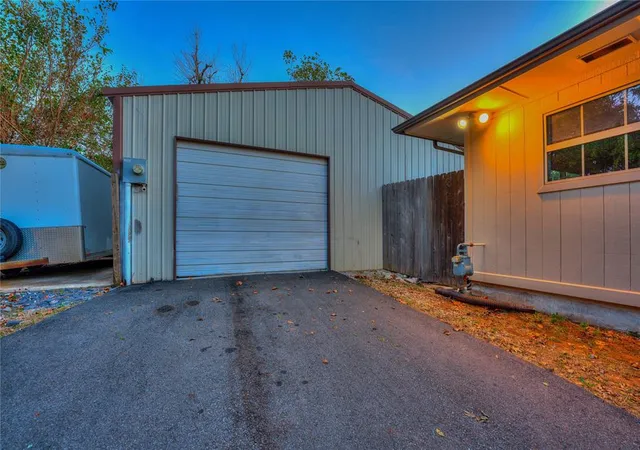 Photo 3 of Single family home for sale at 834 E Coffee Crk Rd, Edmond, OK 73034 | MLS# 1251924 | Listing updated on 2026-10-08