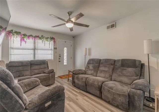 Photo 3 of Sale Pending at 121 W Ridge Rd, Norman, OK 73069 | MLS# 1251925 | Listing updated on 2026-10-07