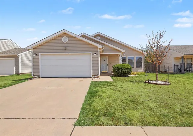 Photo 1 of Single family home for sale at 916 Danbury Pl, Yukon, OK 73099 | MLS# 1251928 | Listing updated on 2026-10-07
