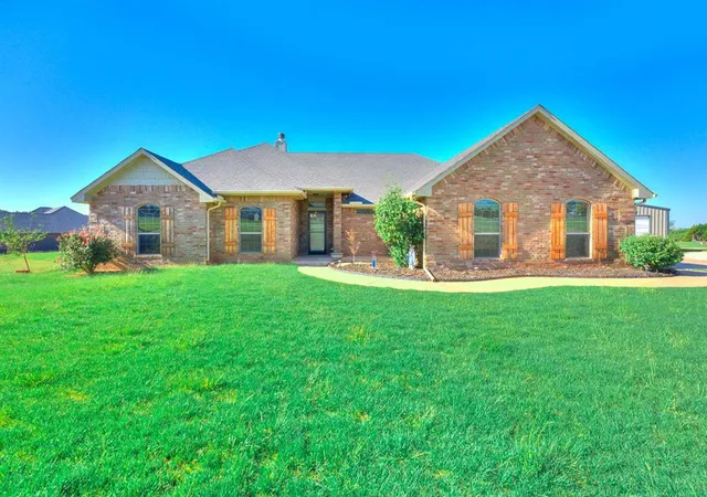 Photo 1 of Single family home for sale at 5795 Hillside Dr, Guthrie, OK 73044 | MLS# 1251936 | Listing updated on 2026-10-14