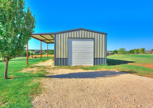 Photo 3 of Single family home for sale at 5795 Hillside Dr, Guthrie, OK 73044 | MLS# 1251936 | Listing updated on 2026-10-14