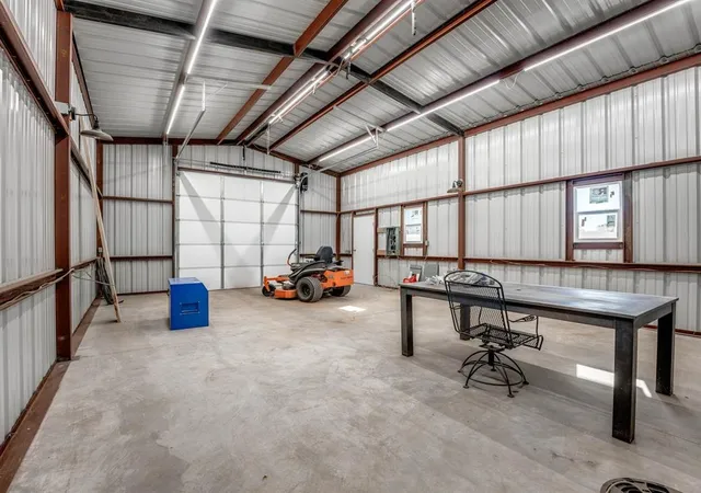 Photo 4 of Single family home for sale at 5795 Hillside Dr, Guthrie, OK 73044 | MLS# 1251936 | Listing updated on 2026-10-14