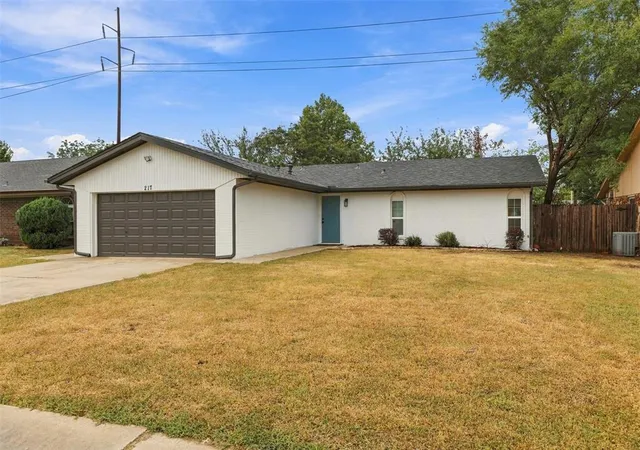 Photo 1 of Single family home for sale at 217 Elwood Dr, Edmond, OK 73013 | MLS# 1251938 | Listing updated on 2026-10-08