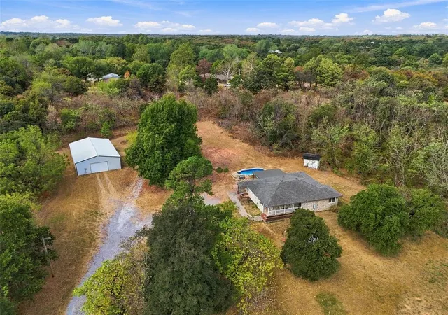 Photo 2 of Sale Pending at 12401 S Henney Rd, Oklahoma City, OK 73165 | MLS# 1251947 | Listing updated on 2026-10-05