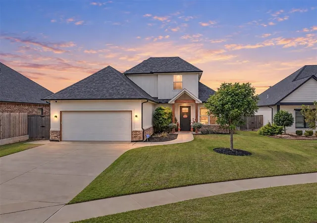 Photo 2 of Single family home for sale at 3732 Timberbrook Dr, Norman, OK 73069 | MLS# 1251948 | Listing updated on 2026-10-07