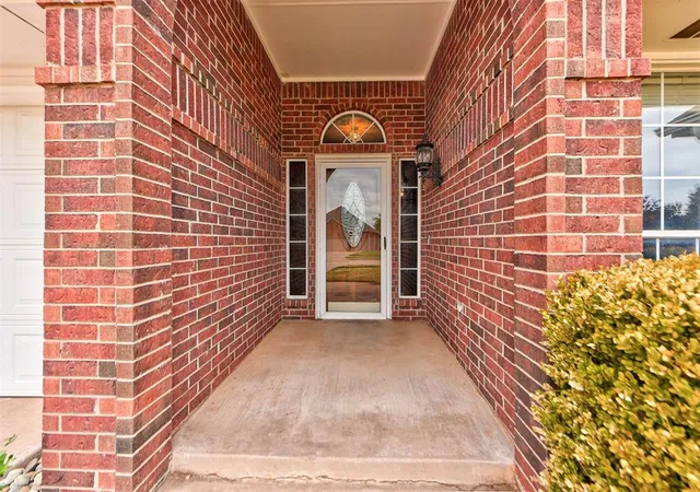 Photo 3 of Single family home for sale at 3909 Brunswick Ln, Norman, OK 73072 | MLS# 1251960 | Listing updated on 2026-10-07