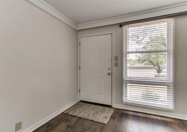 Photo 3 of Sale Pending at 3009 Pioneer St, Oklahoma City, OK 73107 | MLS# 1251963 | Listing updated on 2026-10-06