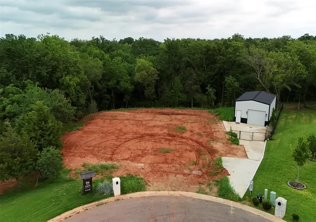 Photo 1 of Single family home for sale at 14285 Fox Lair Ln, Edmond, OK 73025 | MLS# 1251968 | Listing updated on 2026-10-02