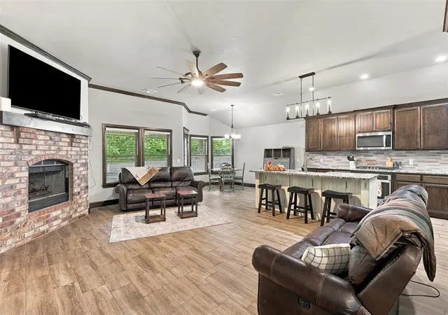 Photo 4 of Single family home for sale at 10601 Wild Horse Crk Dr, Yukon, OK 73099 | MLS# 1251969 | Listing updated on 2026-10-04