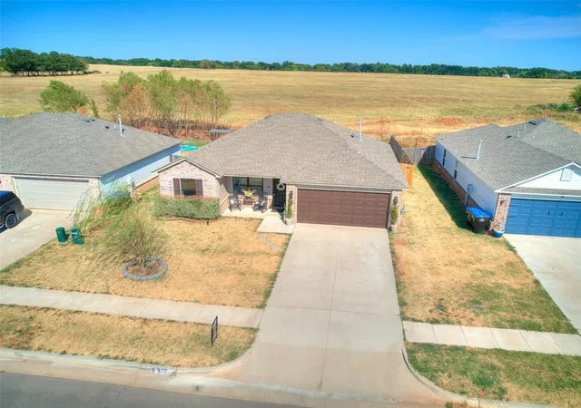 Photo 3 of Single family home for sale at 1325 Peridot Ln, Noble, OK 73068 | MLS# 1251971 | Listing updated on 2026-10-07