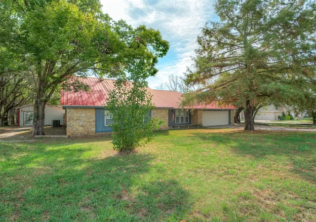 Photo 1 of Single family home for sale at 1329 Oxford Rd, Davis, OK 73030 | MLS# 1251975 | Listing updated on 2026-10-04