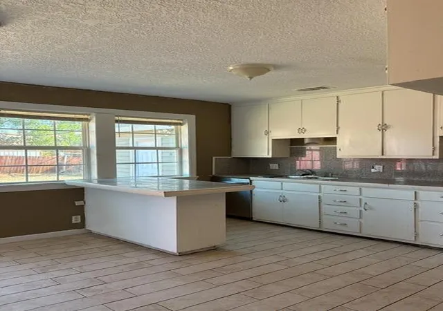 Photo 3 of Single family home for sale at 1105 Nowahy Ave, Clinton, OK 73601 | MLS# 1251981 | Listing updated on 2026-10-03