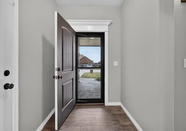 Photo 3 of Single family home for sale at 20550 Pioneer Dr, Harrah, OK 73045 | MLS# 1251982 | Listing updated on 2026-10-03