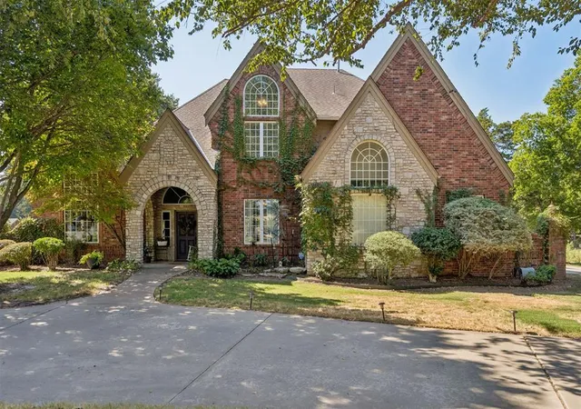 Photo 2 of Sale Pending at 1400 Pebble Beach Dr, Norman, OK 73072 | MLS# 1251984 | Listing updated on 2026-10-05