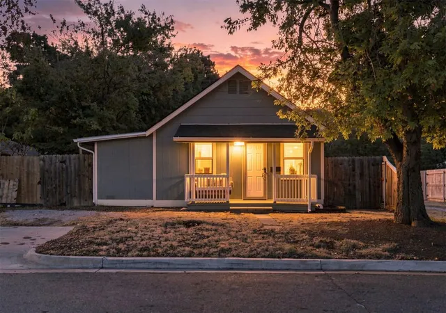 Single family home for sale at 527 N Lahoma Ave, Norman, OK 73069 | MLS# 1251988