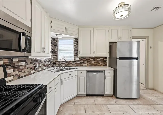 Photo 4 of Single family home for sale at 4220 NW 15th Street, Oklahoma City, OK 73107 | MLS# 1251992 | Listing updated on 2026-10-02
