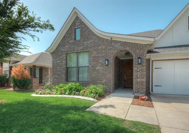 Photo 3 of Single family home for sale at 2400 Nw 179th Terrace, Edmond, OK 73012 | MLS# 1251994 | Listing updated on 2026-10-03