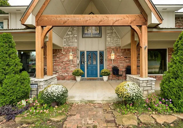 Photo 3 of Single family home for sale at 806 Glenmanor Dr, Oklahoma City, OK 73110 | MLS# 1251995 | Listing updated on 2026-10-07