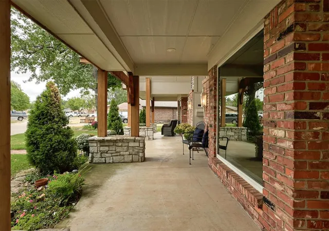 Photo 4 of Single family home for sale at 806 Glenmanor Dr, Oklahoma City, OK 73110 | MLS# 1251995 | Listing updated on 2026-10-07