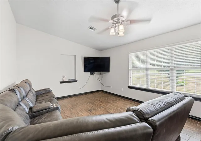 Photo 4 of Single family home for sale at 802 S Clayton Ave, Wynnewood, OK 73098 | MLS# 1252003 | Listing updated on 2026-10-02