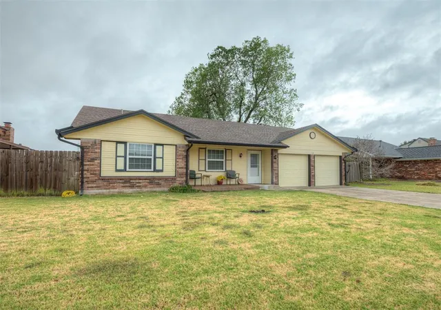Photo 2 of Single family home for sale at 16 Pentree Dr, Oklahoma City, OK 73149 | MLS# 1252008 | Listing updated on 2026-10-26