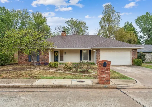 Photo 1 of Sale Pending at 2516 Brookdale Ave, Edmond, OK 73034 | MLS# 1252010 | Listing updated on 2026-10-06