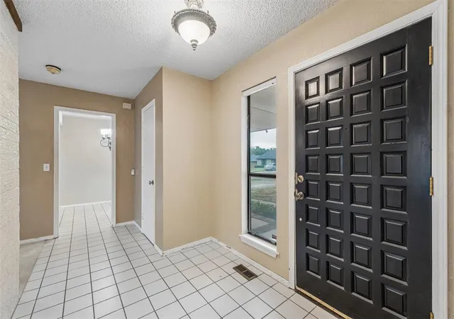 Photo 3 of Sale Pending at 2516 Brookdale Ave, Edmond, OK 73034 | MLS# 1252010 | Listing updated on 2026-10-06