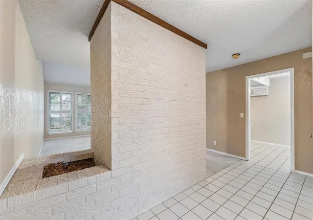 Photo 4 of Sale Pending at 2516 Brookdale Ave, Edmond, OK 73034 | MLS# 1252010 | Listing updated on 2026-10-06