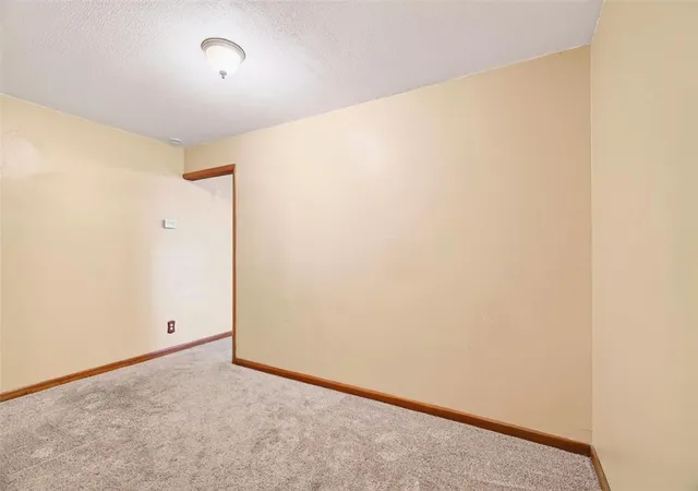 Photo 3 of Single family home for sale at 860 Park Ave, Watonga, OK 73772 | MLS# 1252016 | Listing updated on 2026-10-09