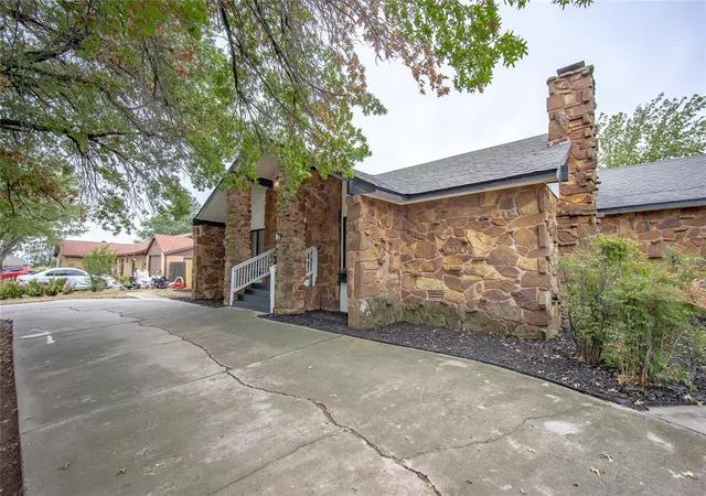 Photo 4 of Single family home for sale at 1501 W Hickory St, El Reno, OK 73036 | MLS# 1252021 | Listing updated on 2026-10-02
