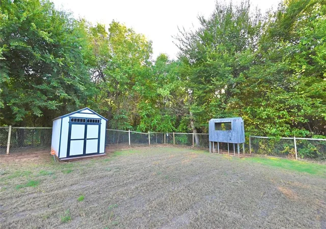 Photo 26 of Single family home for sale at 107 Glenwood Dr, Chickasha, OK 73018 | MLS# 1252027 | Listing updated on 2026-10-12