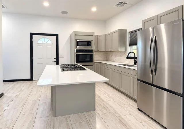 Photo 2 of Single family home for sale at 1606 E Highland St, Shawnee, OK 74801 | MLS# 1252035 | Listing updated on 2026-10-03