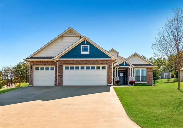 Photo 2 of Single family home for sale at 8710 Overlook Dr, Guthrie, OK 73044 | MLS# 1252040 | Listing updated on 2026-10-17