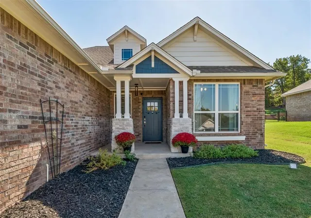 Photo 3 of Single family home for sale at 8710 Overlook Dr, Guthrie, OK 73044 | MLS# 1252040 | Listing updated on 2026-10-10