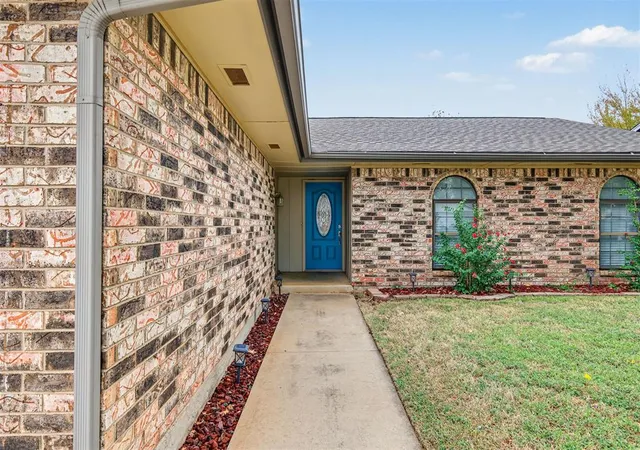 Photo 4 of Single family home for sale at 8716 Cord Ave, Oklahoma City, OK 73132 | MLS# 1252053 | Listing updated on 2026-10-13