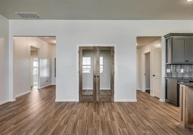 Photo 4 of Single family home for sale at 5105 Misty Wood Ln, Mustang, OK 73064 | MLS# 1252054 | Listing updated on 2026-10-03