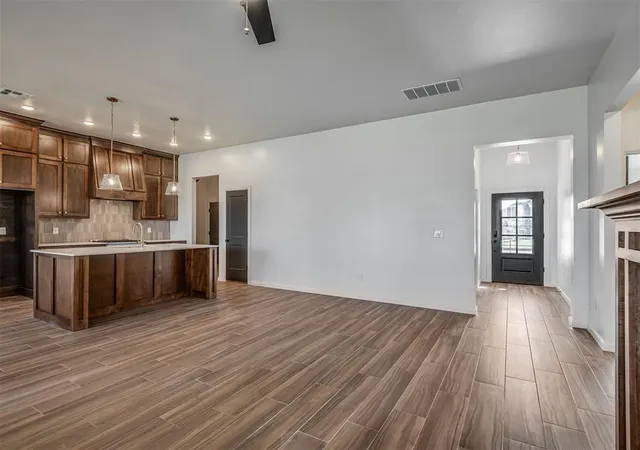 Photo 3 of Single family home for sale at 5101 Misty Wood Ln, Mustang, OK 73064 | MLS# 1252055 | Listing updated on 2026-10-03
