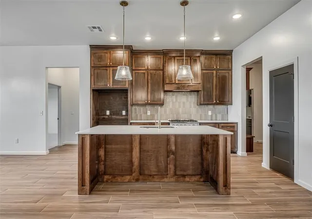 Photo 4 of Single family home for sale at 5101 Misty Wood Ln, Mustang, OK 73064 | MLS# 1252055 | Listing updated on 2026-10-03
