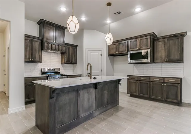 Photo 2 of Single family home for sale at 7717 Three Woods Ln, Yukon, OK 73099 | MLS# 1252070 | Listing updated on 2026-10-03