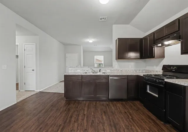 Photo 4 of Single family home for sale at 9638 High Noon Rd, Yukon, OK 73099 | MLS# 1252075 | Listing updated on 2026-10-03