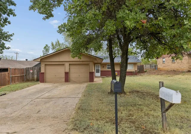 Photo 1 of Single family home for sale at 533 Beebe St, Jones, OK 73049 | MLS# 1252078 | Listing updated on 2026-10-04