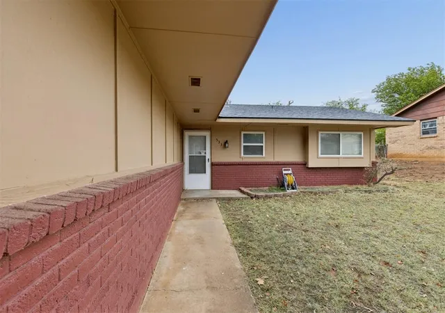 Photo 4 of Single family home for sale at 533 Beebe St, Jones, OK 73049 | MLS# 1252078 | Listing updated on 2026-10-04