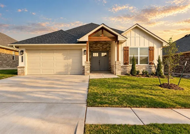 Photo 1 of Single family home for sale at 11917 Nw 120th Street, Yukon, OK 73099 | MLS# 1252085 | Listing updated on 2026-10-03