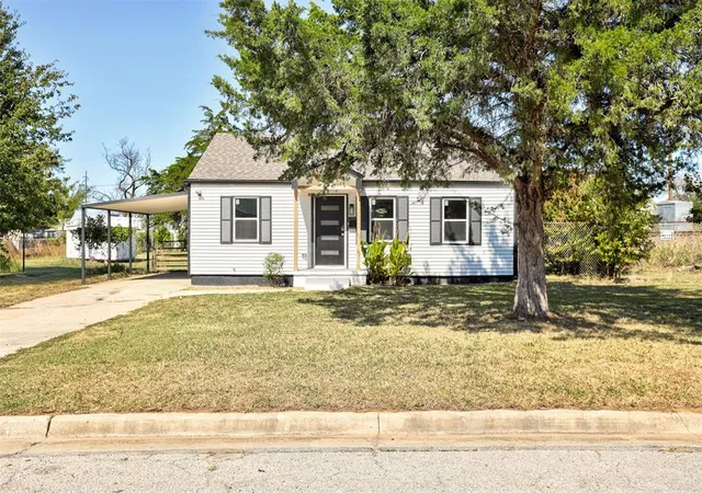 Photo 1 of Single family home for sale at 617 Se 46th Street, Oklahoma City, OK 73129 | MLS# 1252087 | Listing updated on 2026-10-08