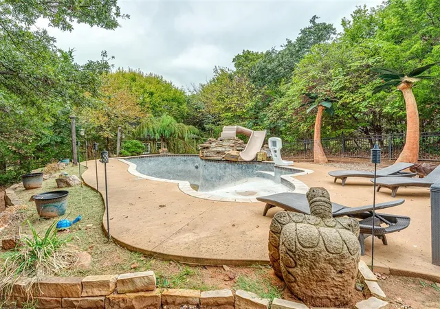 Photo 3 of Single family home for sale at 6702 Stone Hl Dr, Edmond, OK 73034 | MLS# 1252090 | Listing updated on 2026-10-04