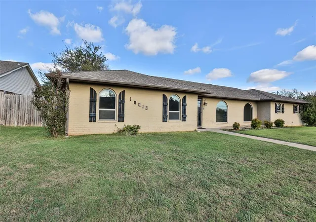 Photo 2 of Single family home for sale at 10016 Kingsgate Dr, Oklahoma City, OK 73159 | MLS# 1252093 | Listing updated on 2026-10-19