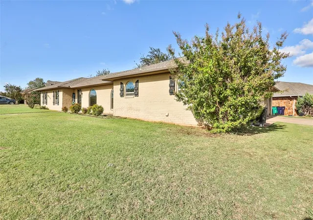 Photo 3 of Single family home for sale at 10016 Kingsgate Dr, Oklahoma City, OK 73159 | MLS# 1252093 | Listing updated on 2026-10-19