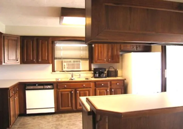 Photo 3 of Single family home for sale at 1103 Park Manor St, Nichols Hills, OK 73116 | MLS# 1252095 | Listing updated on 2026-10-08
